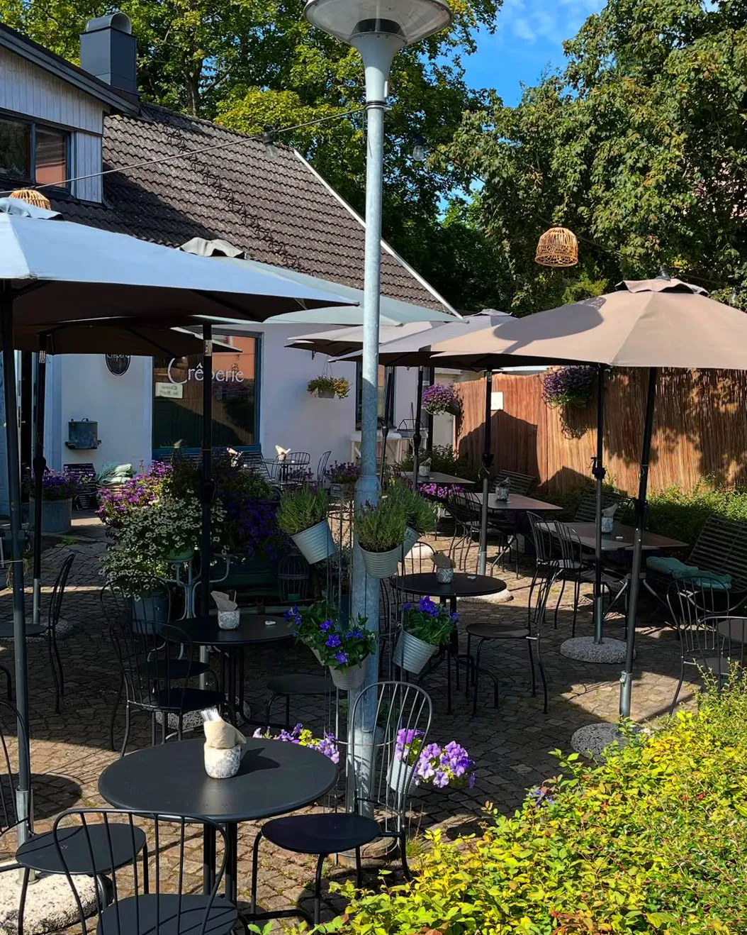brunch skåne på byn creperie uteservering